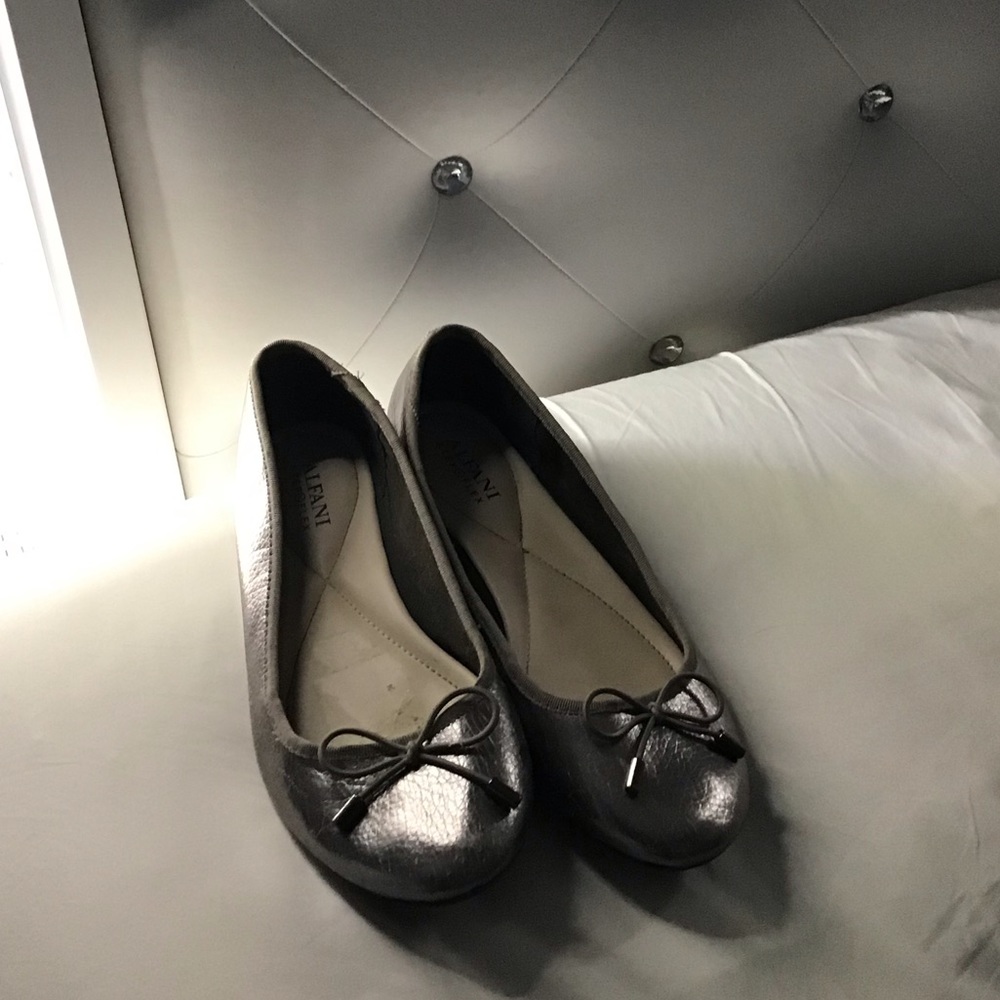Alfani StepNflex women’s 7 sliver flats